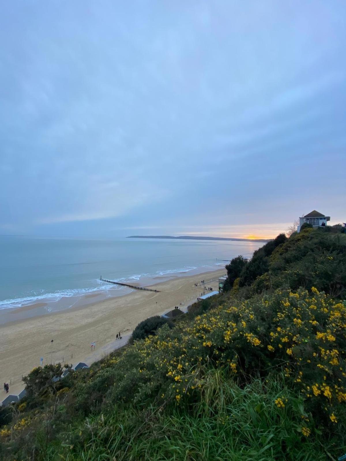 The Sand Bank - Flat 1, Cosy, Central Bournemouth, Sleeps 4, 7 Min From The Beach, Pet Friendly, Parking, Wifi, Kitchen,Washer,Private Exit Exterior photo