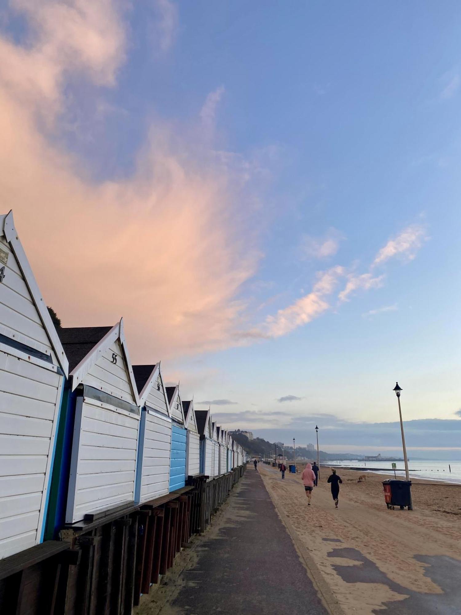 The Sand Bank - Flat 1, Cosy, Central Bournemouth, Sleeps 4, 7 Min From The Beach, Pet Friendly, Parking, Wifi, Kitchen,Washer,Private Exit Exterior photo