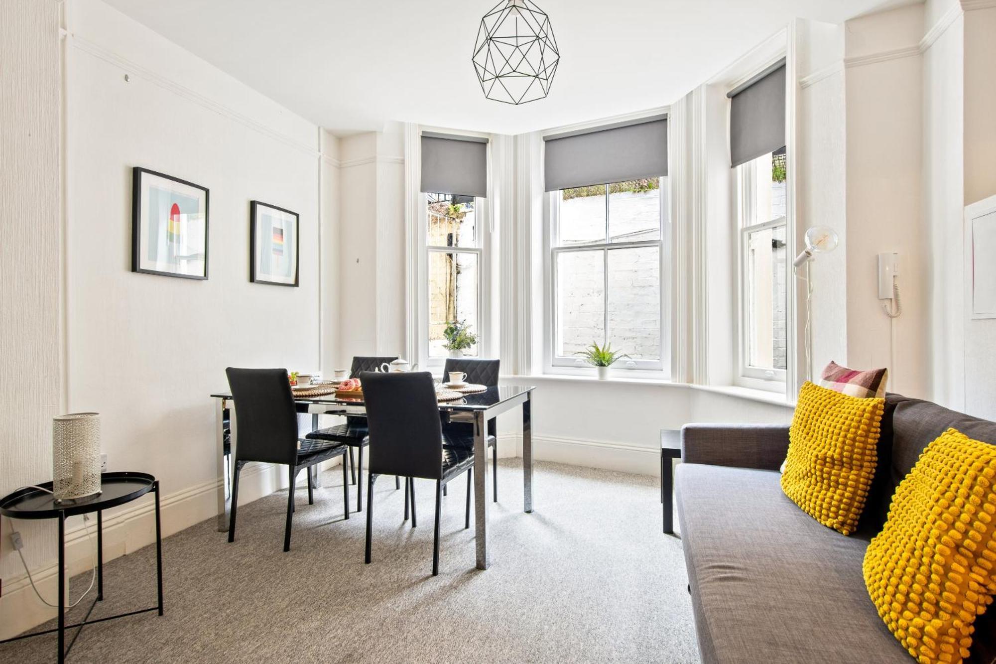The Sand Bank - Flat 1, Cosy, Central Bournemouth, Sleeps 4, 7 Min From The Beach, Pet Friendly, Parking, Wifi, Kitchen,Washer,Private Exit Exterior photo